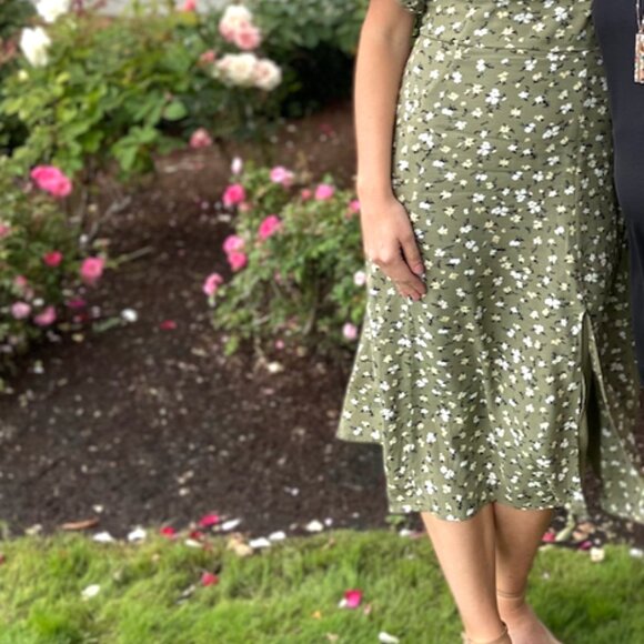 ASTR The Label | Green Floral Midi Dress - Picture 5 of 5